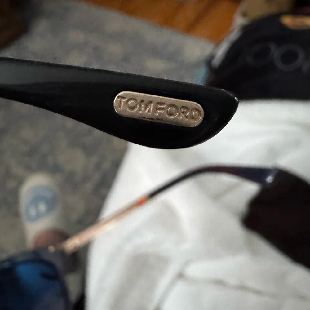Tom Ford sunglasses never never used - Picture 4 of 5